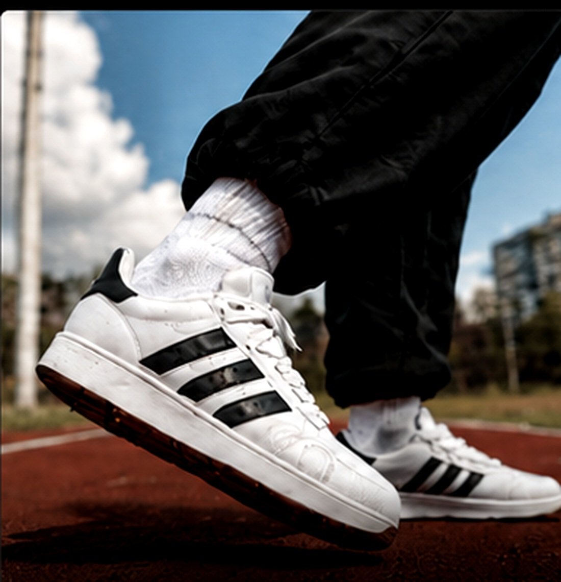 Performance sneaker on track